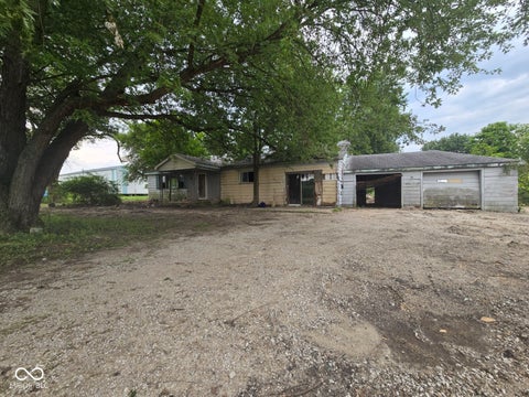 Photo of 2847 W County Road 700 N, Brazil, IN 47834 (MLS # 22119557)