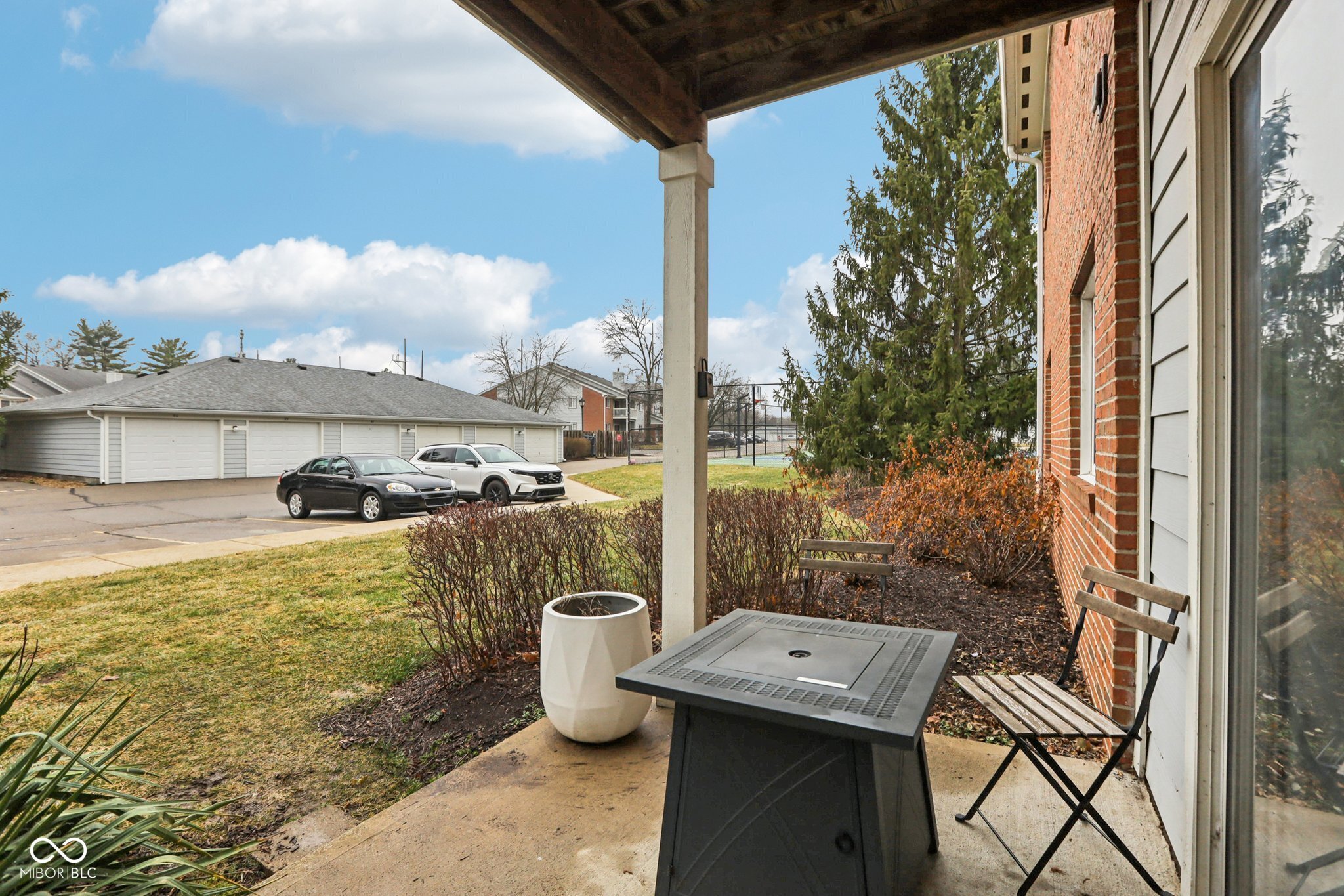 8120 Glenwillow Lane