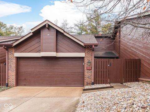 Photo of 209 Brighton Court, Greenwood, IN 46143 (MLS # 22087535)