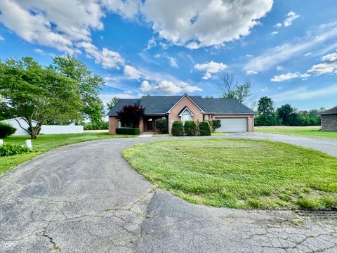 67 Bittersweet Court Seymour IN 47274