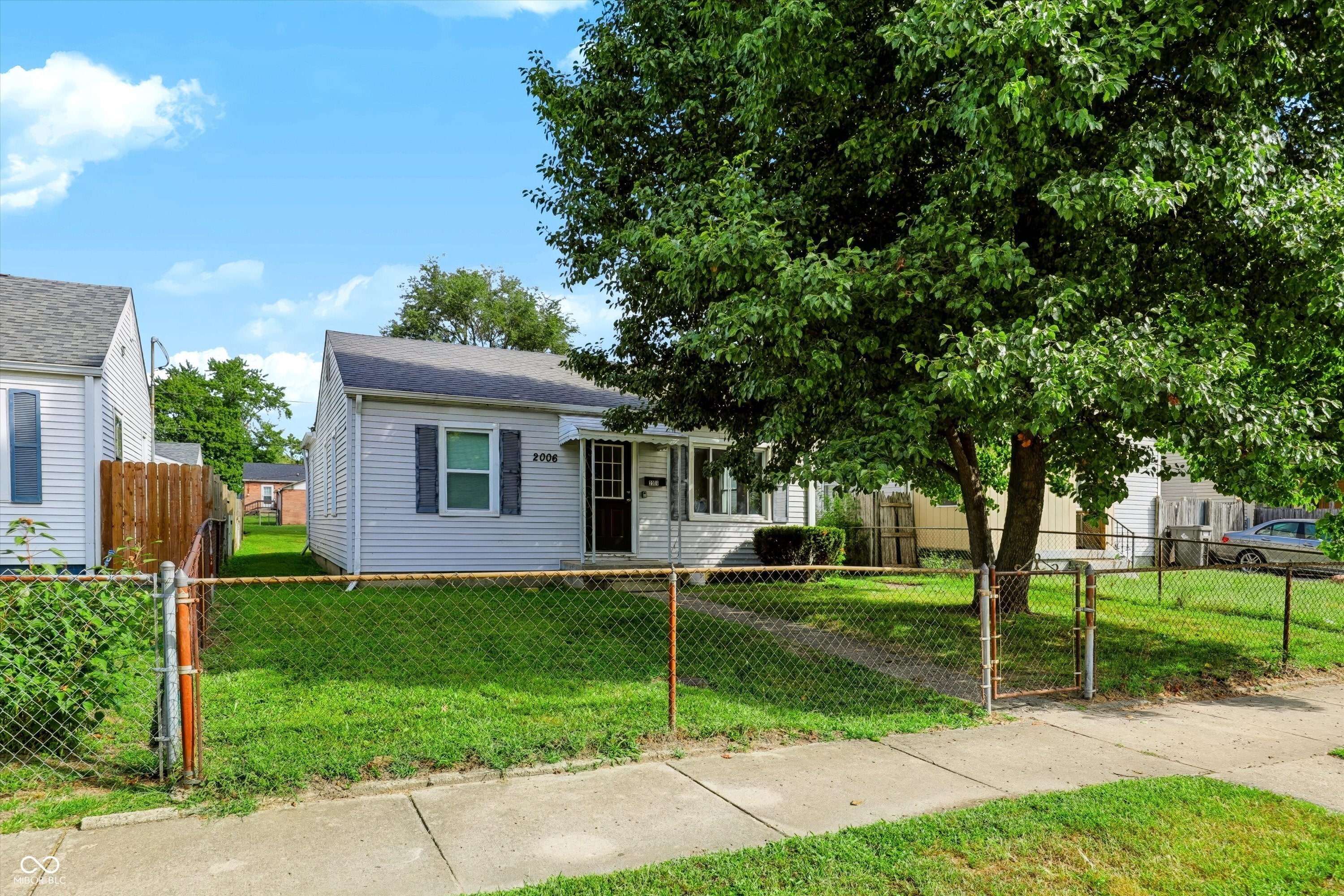 2006 Calhoun Street
