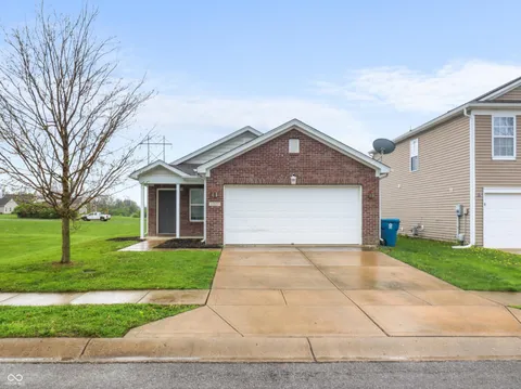 11327 Cuyahoga Drive, Indianapolis, IN 46235 - MLS#: 22035287