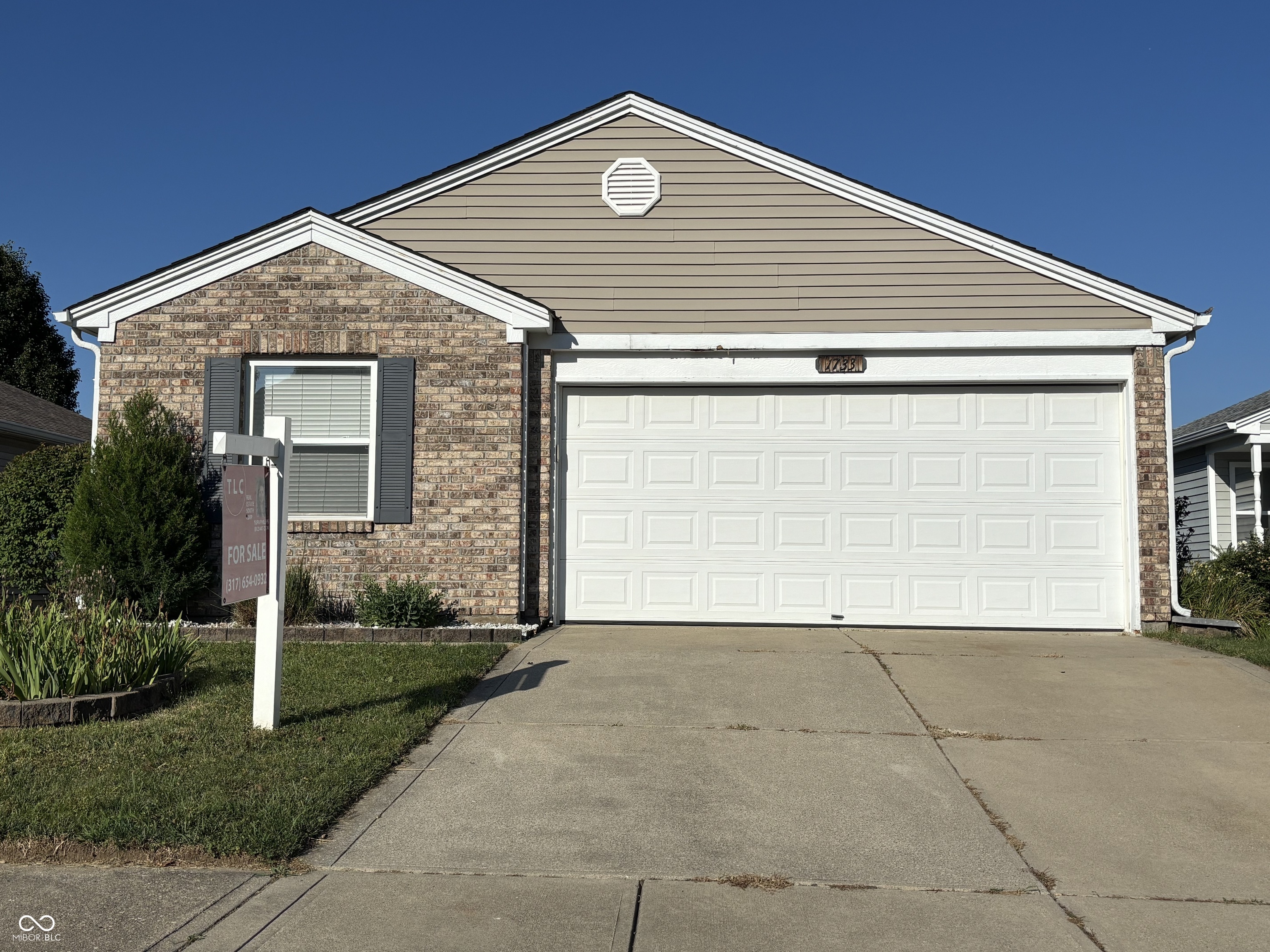 Photo 1 of 27 — 1733 Blue Grass Pkwy, Greenwood, IN 46143