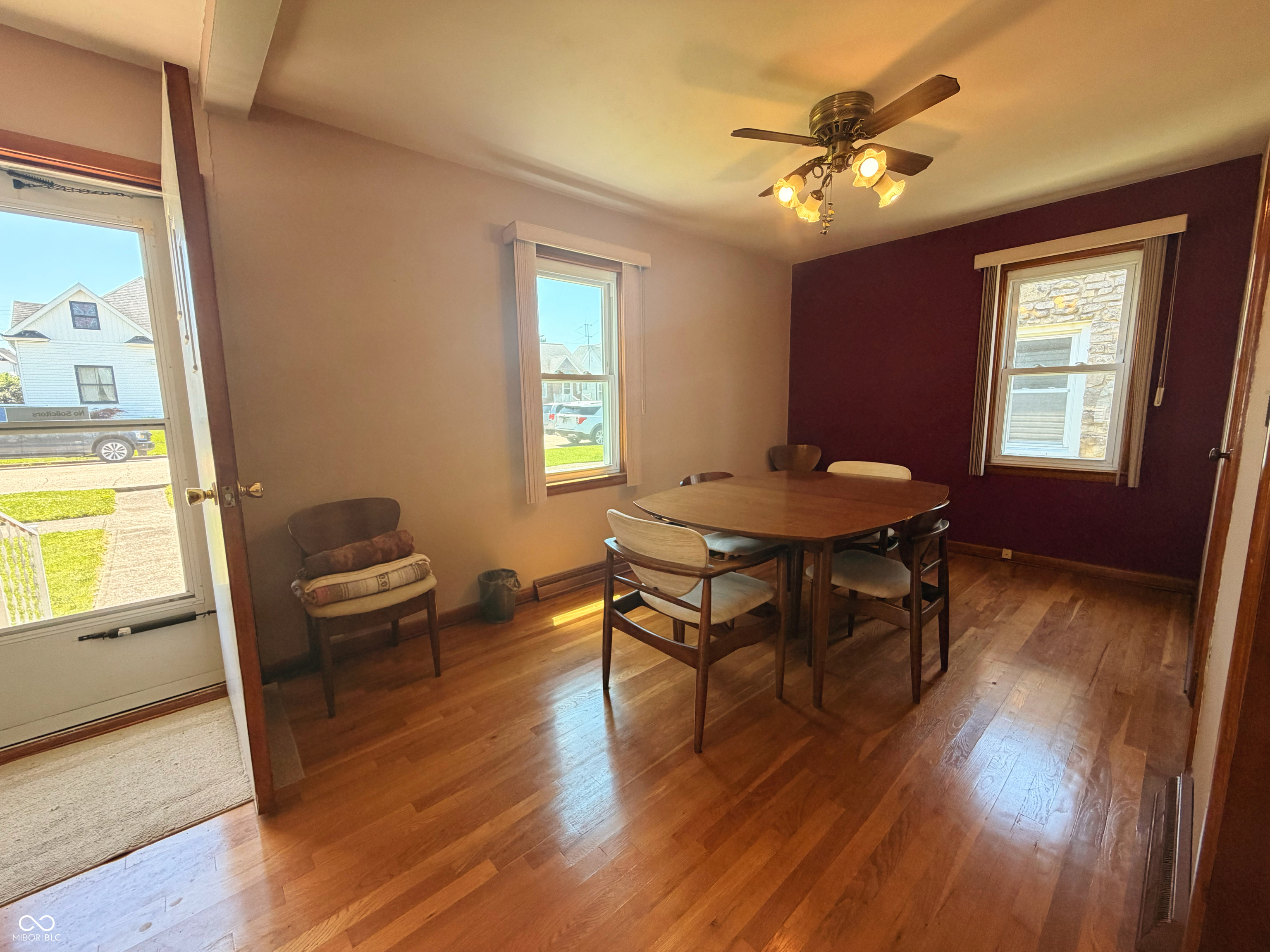 206 W 2nd Street N