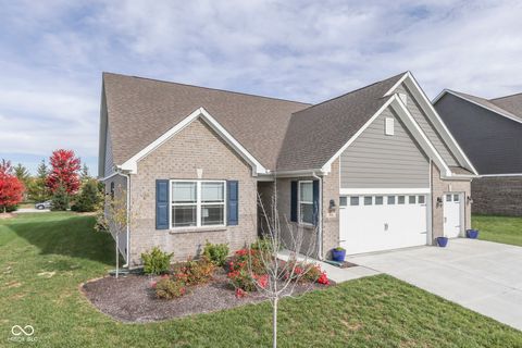Photo of 948 Fred Lane, Greenwood, IN 46143 (MLS # 22070636)