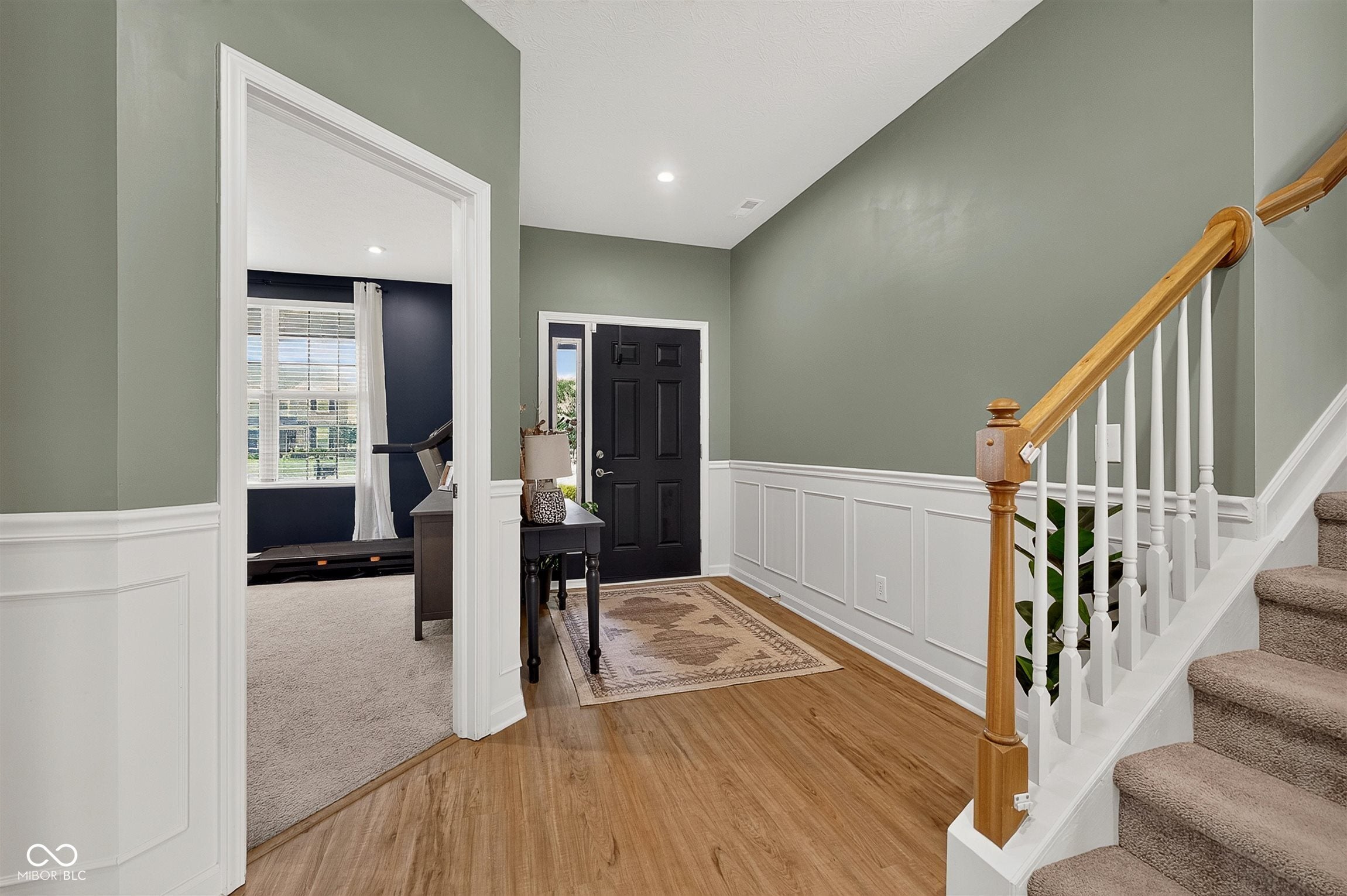 6779 Oakcrest Drive