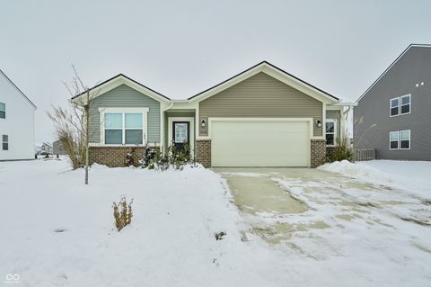 Photo of 6875 Orchard Run Circle, Whitestown, IN 46075 (MLS # 22075859)