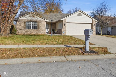 Photo of 8546 Cressmoor Court, Indianapolis, IN 46234 (MLS # 22081882)