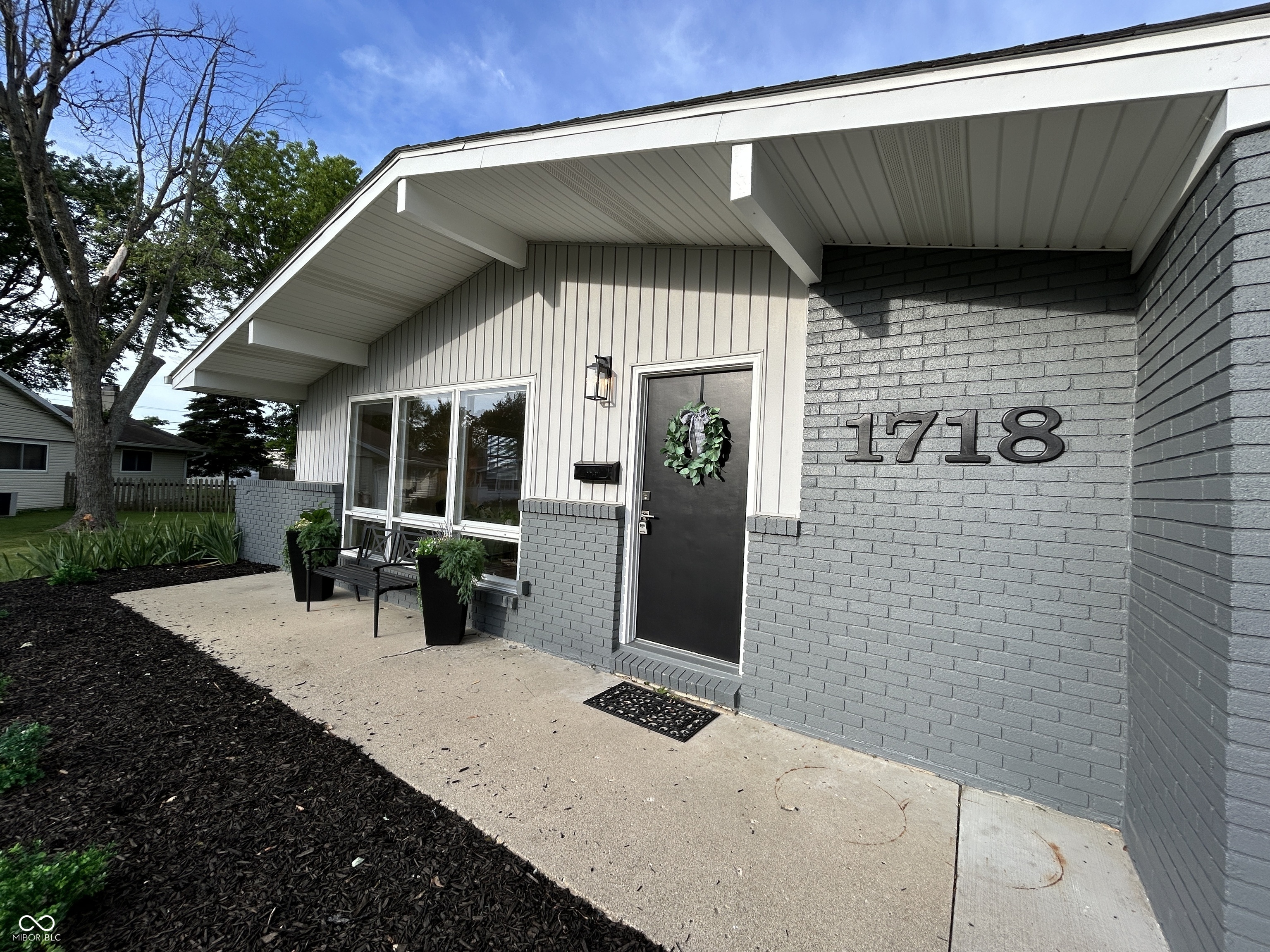 1718 South Drive