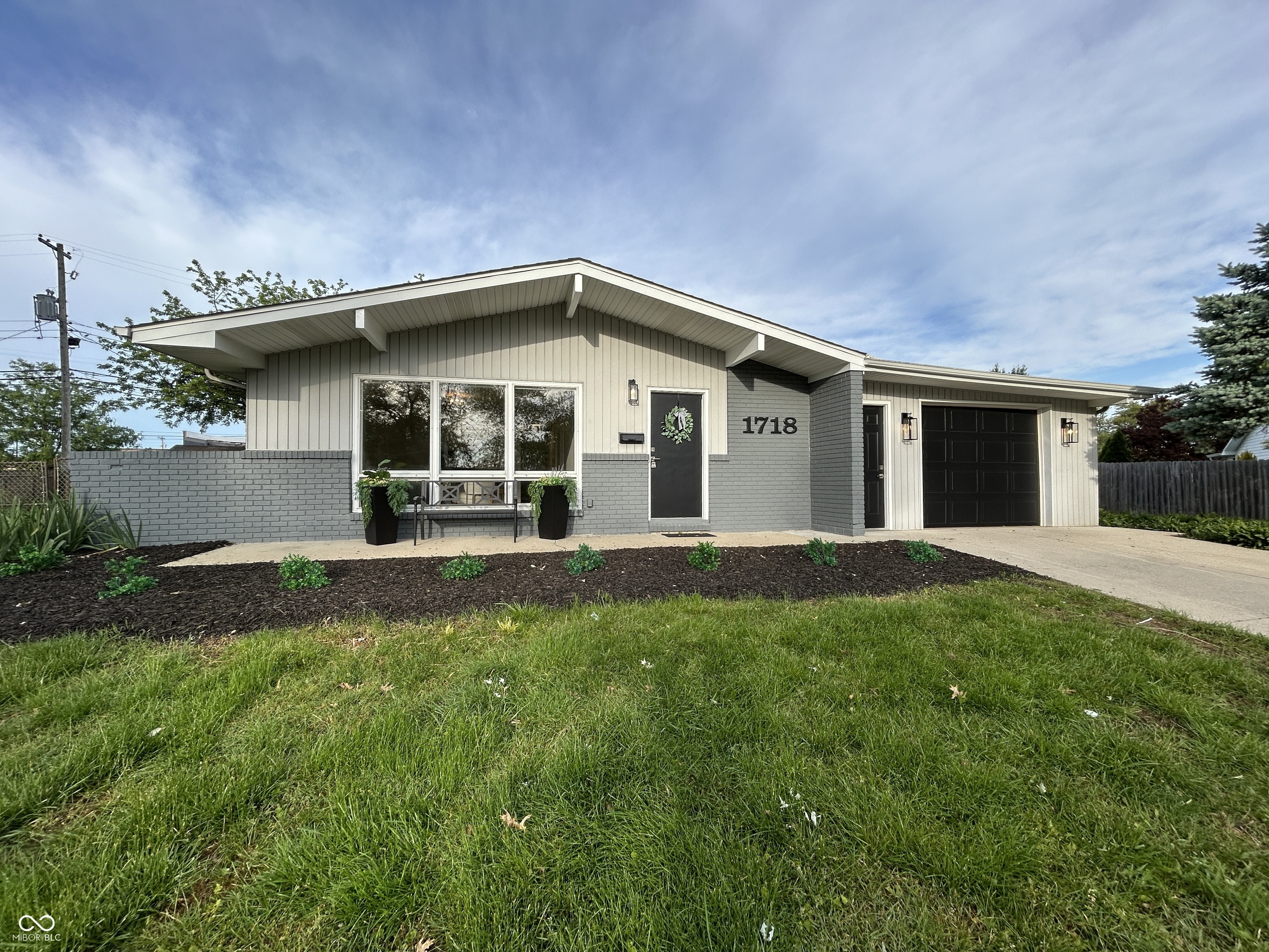1718 South Drive