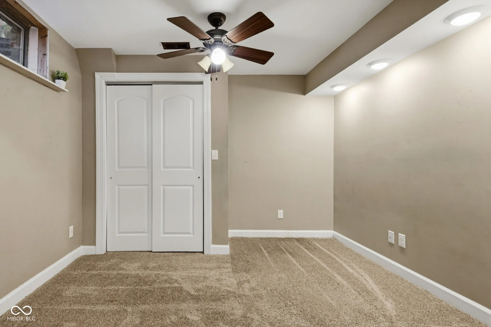 Columbus, Indiana 47203, United States, 4 Bedrooms Bedrooms, ,3 BathroomsBathrooms,Residential,Active,249797