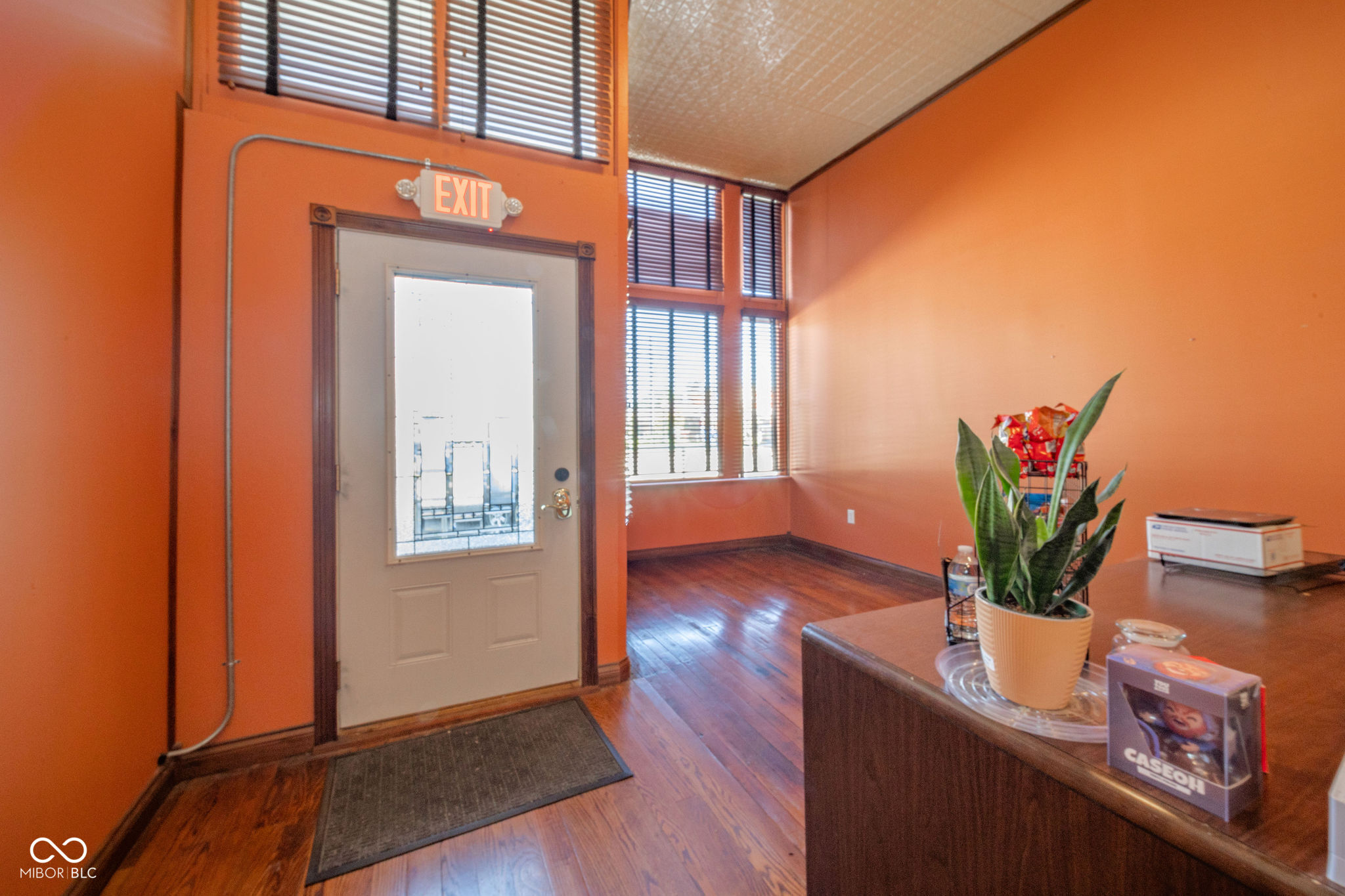 28 N Washington Street