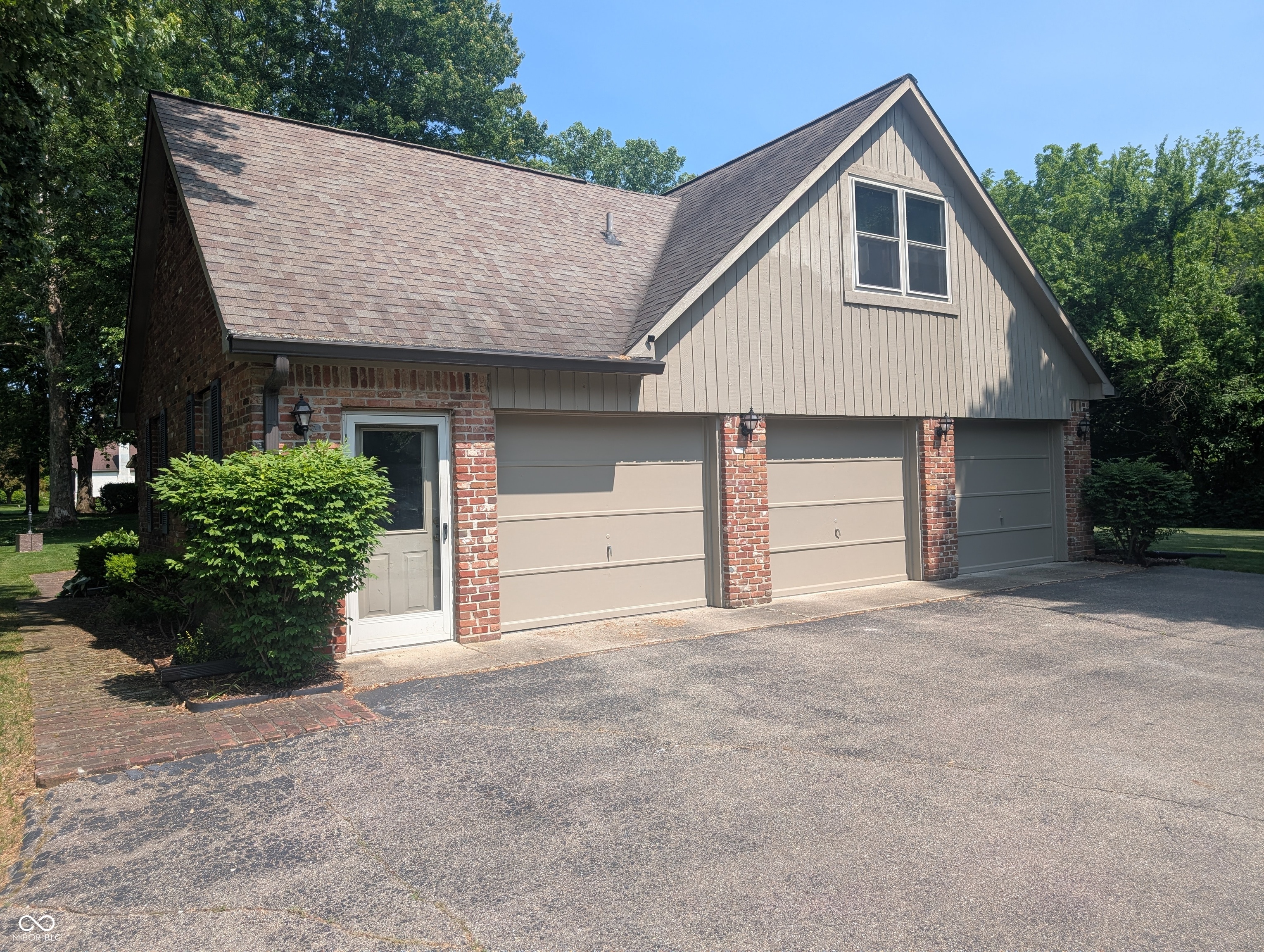 8017 Dogwood Court