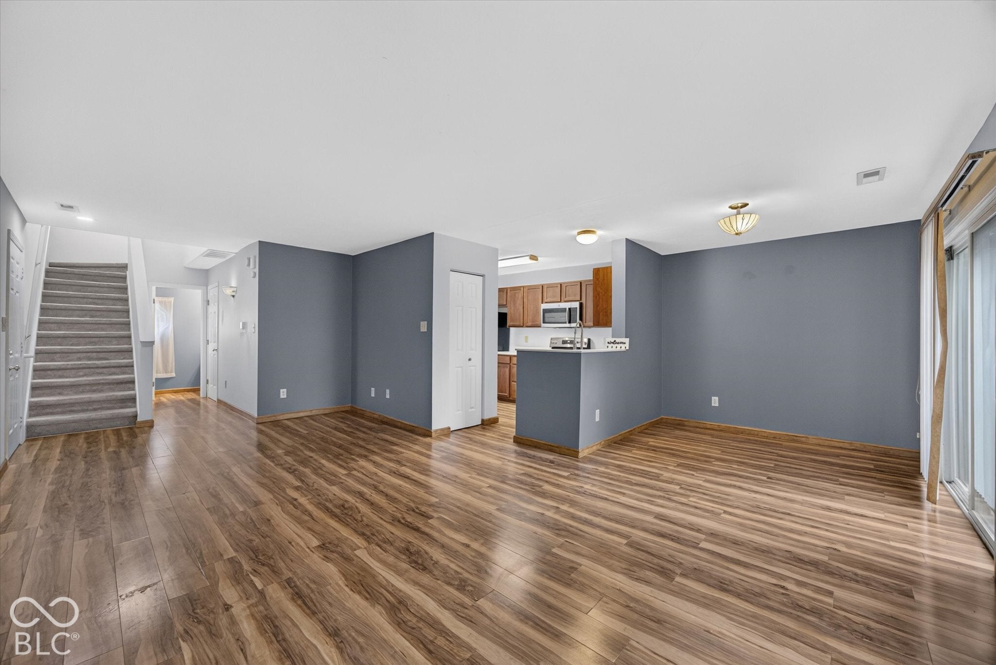 604 Bayberry Court W