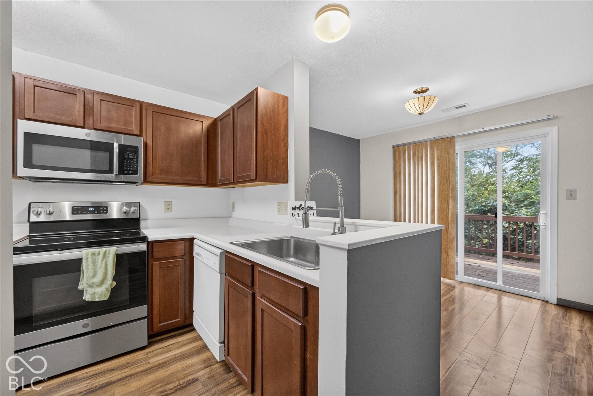 604 Bayberry Court W