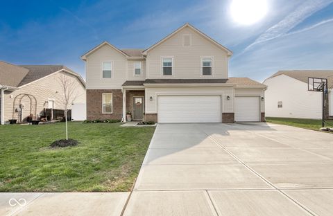 Photo of 923 Aurora Lane, Franklin, IN 46131 (MLS # 22091400)