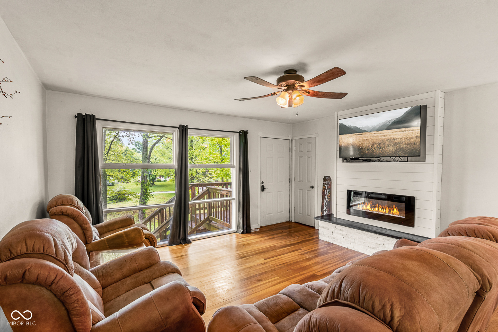 221 W Chester Drive