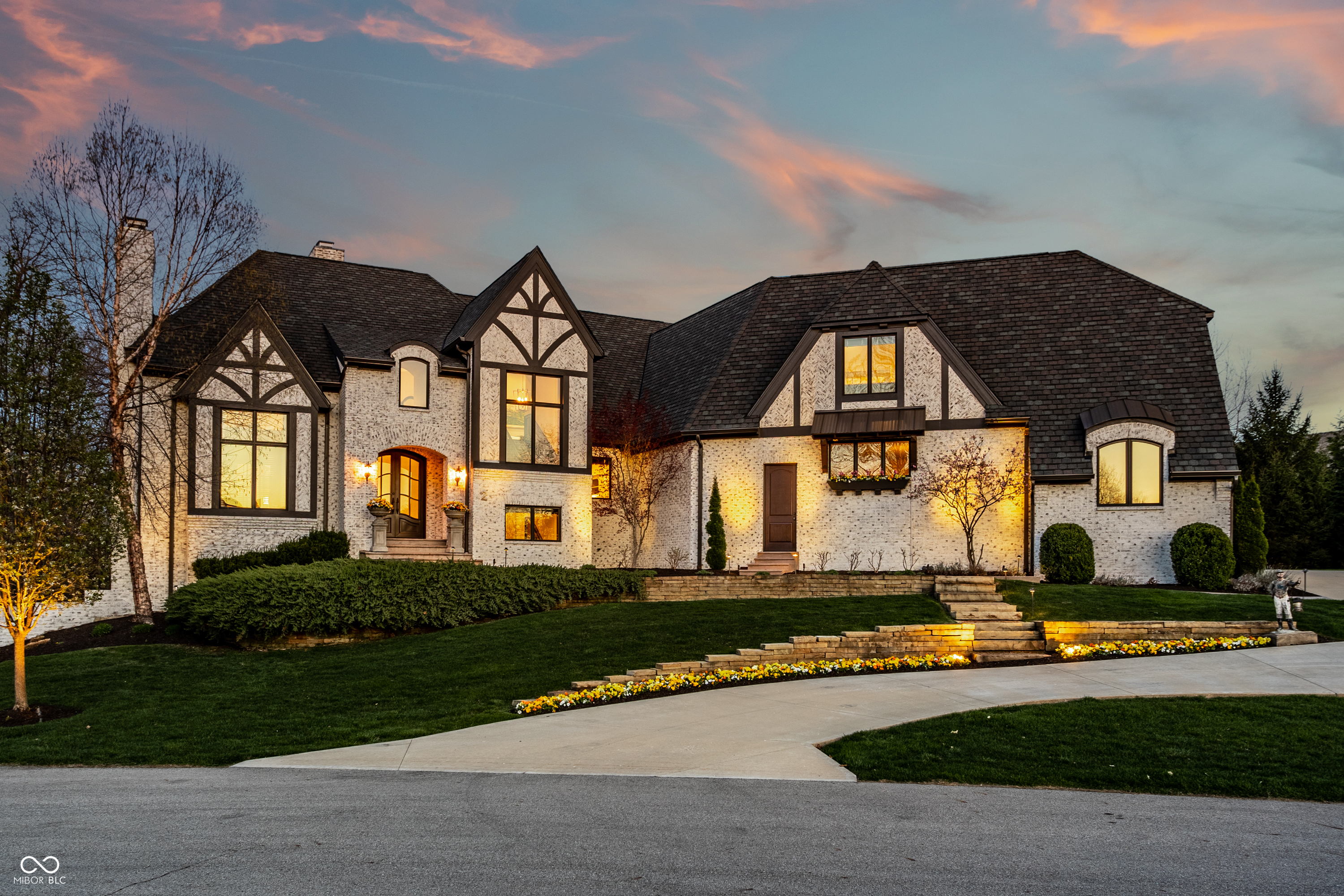 2 Woodard Bluff