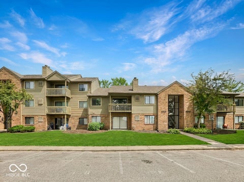 Photo of 4341 Village Parkway Circle W #7, Indianapolis, IN 46254 (MLS # 22107551)