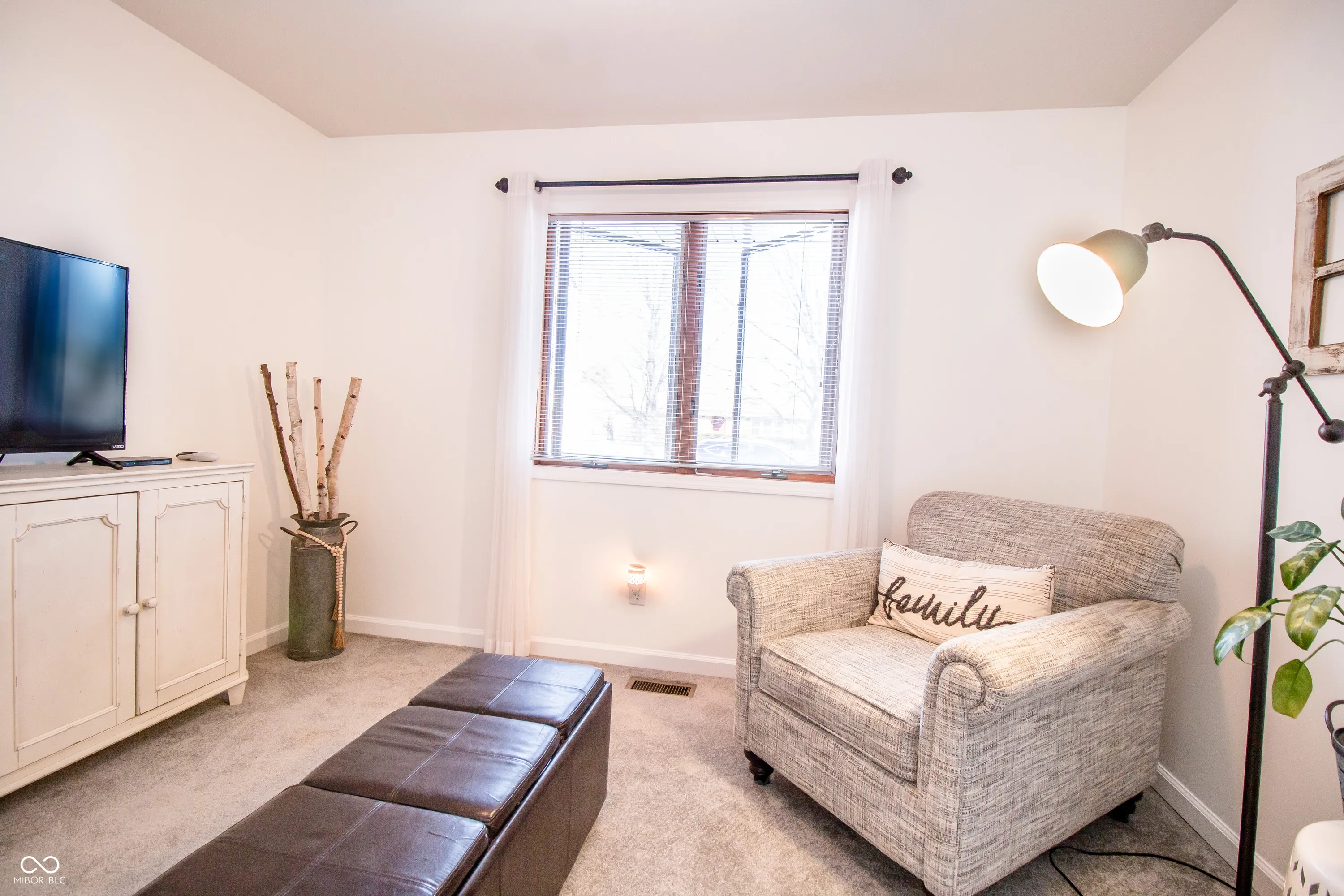 Columbus, Indiana 47203, United States, 3 Bedrooms Bedrooms, ,2 BathroomsBathrooms,Residential,Active,12598