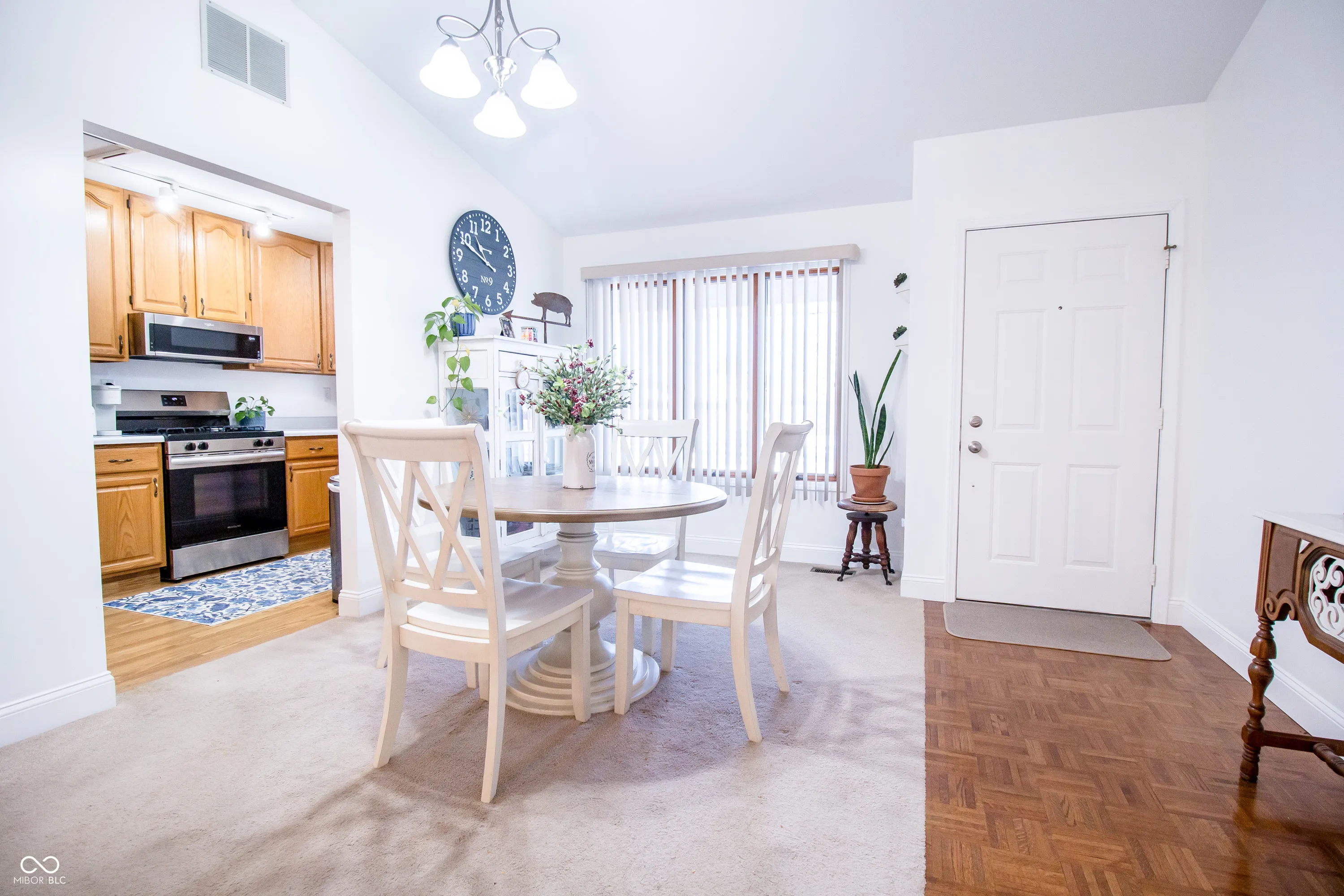 Columbus, Indiana 47203, United States, 3 Bedrooms Bedrooms, ,2 BathroomsBathrooms,Residential,Active,12598