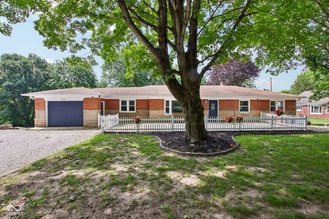 Photo of 6399 E County Road 300 S, Plainfield, IN 46168 (MLS # 22106703)