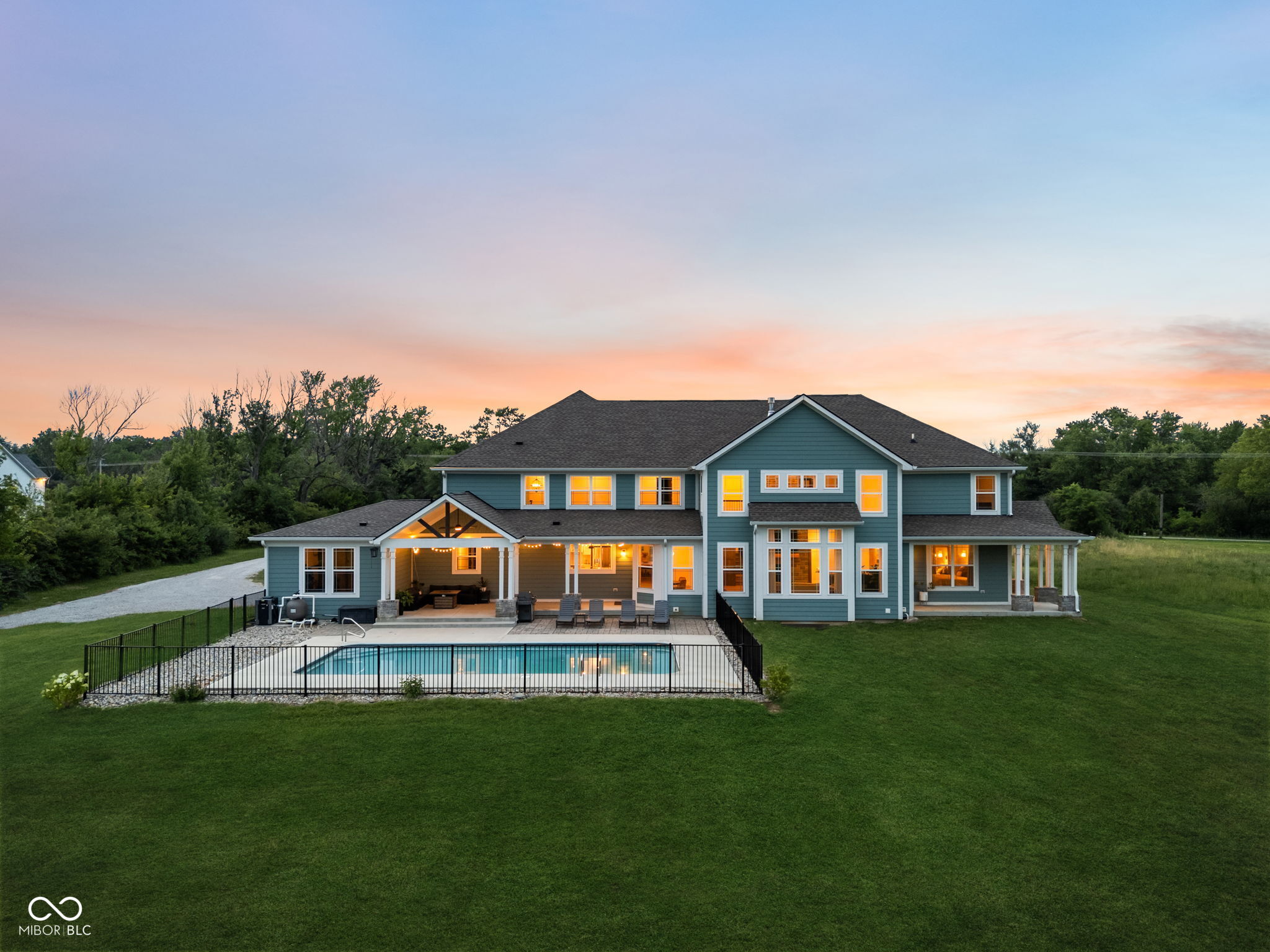 8905 Whitestown Road