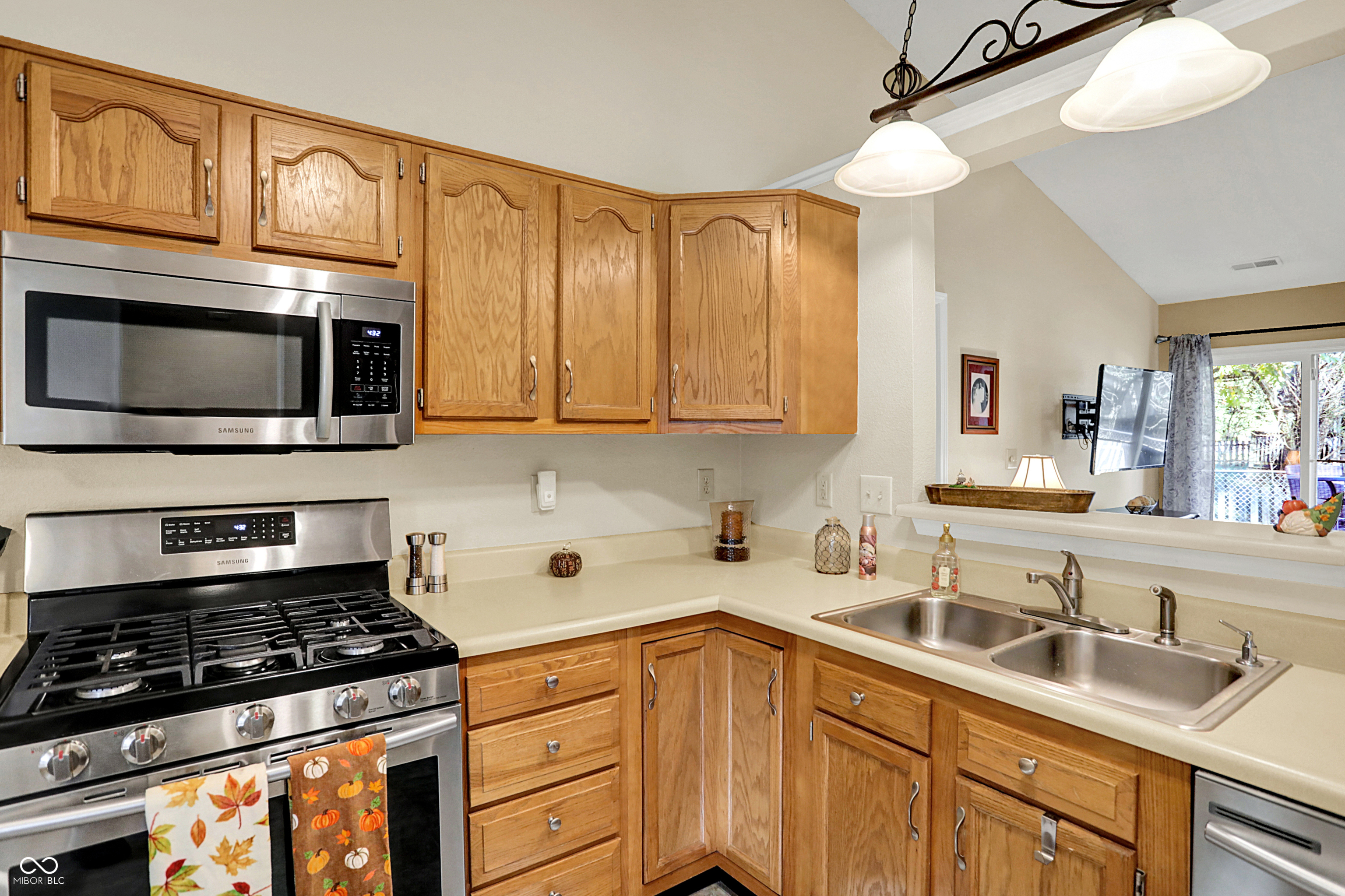 1001 Tulip Way