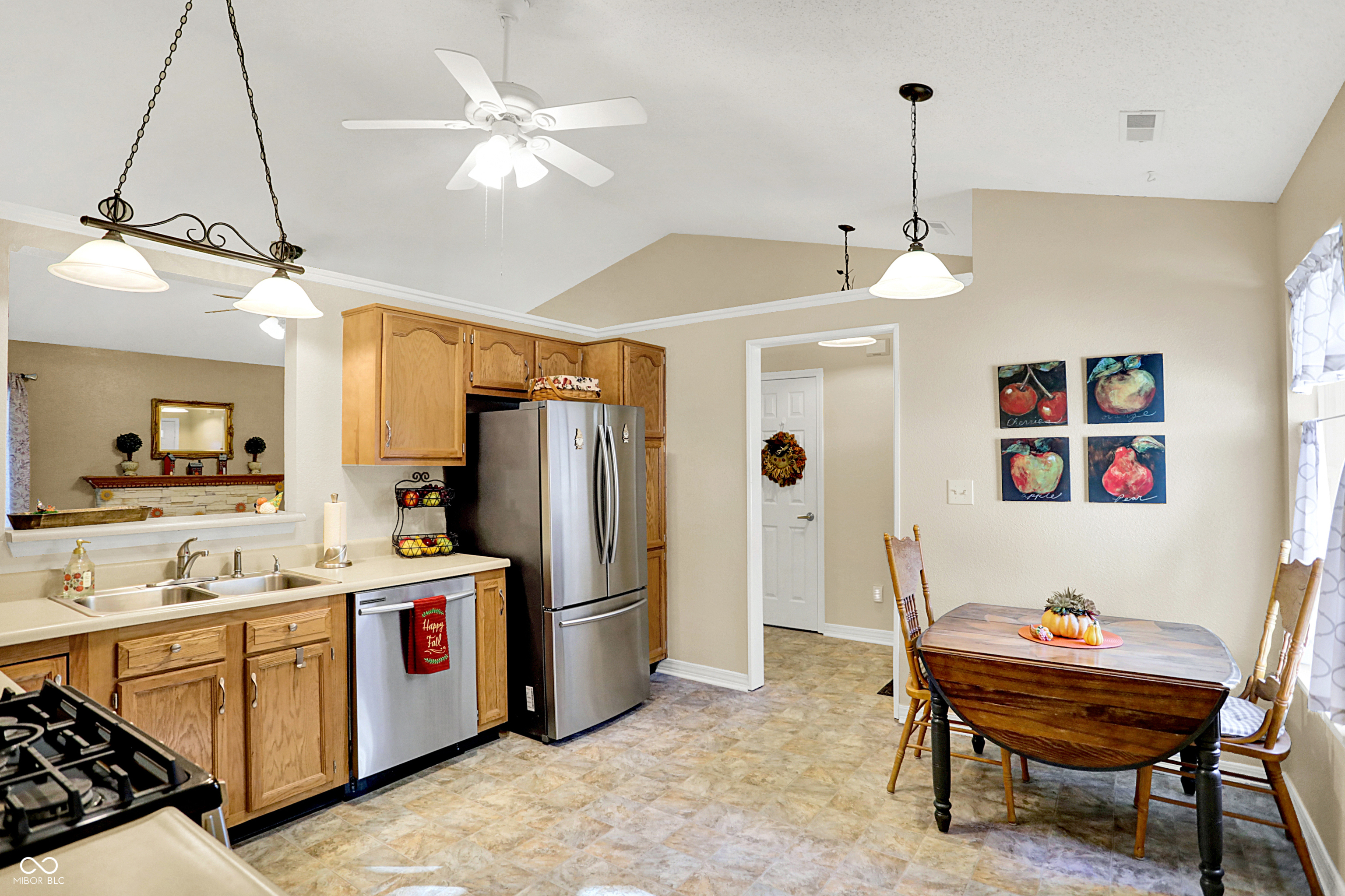 1001 Tulip Way