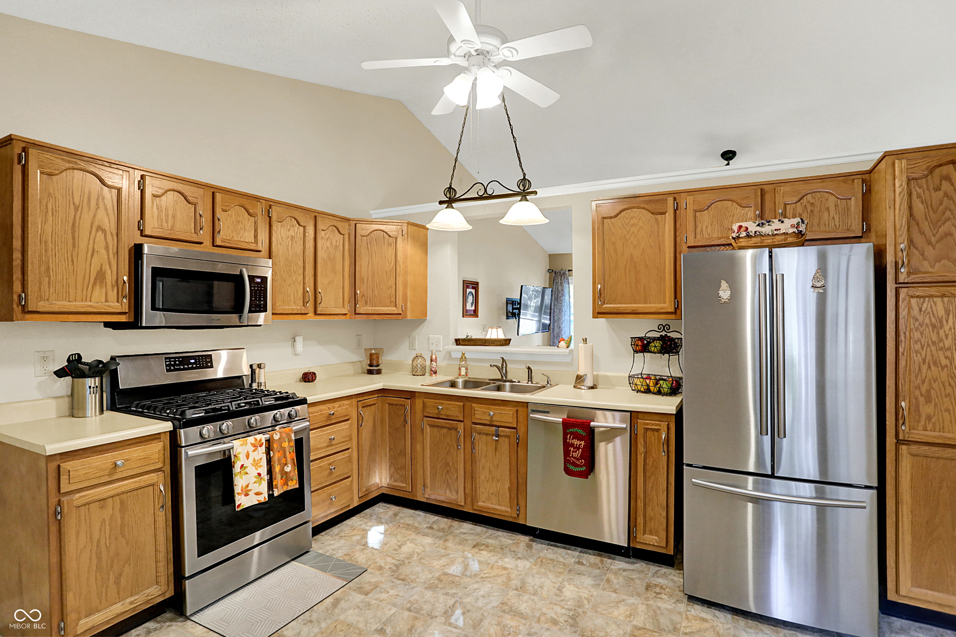 1001 Tulip Way