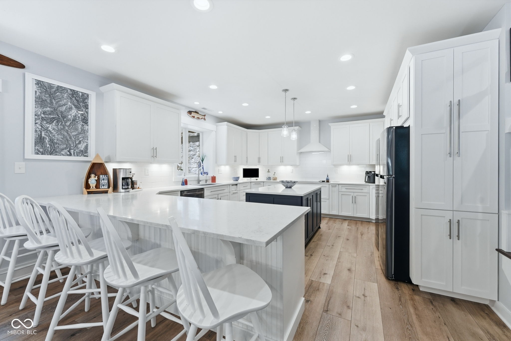 7433 Hummingbird Drive