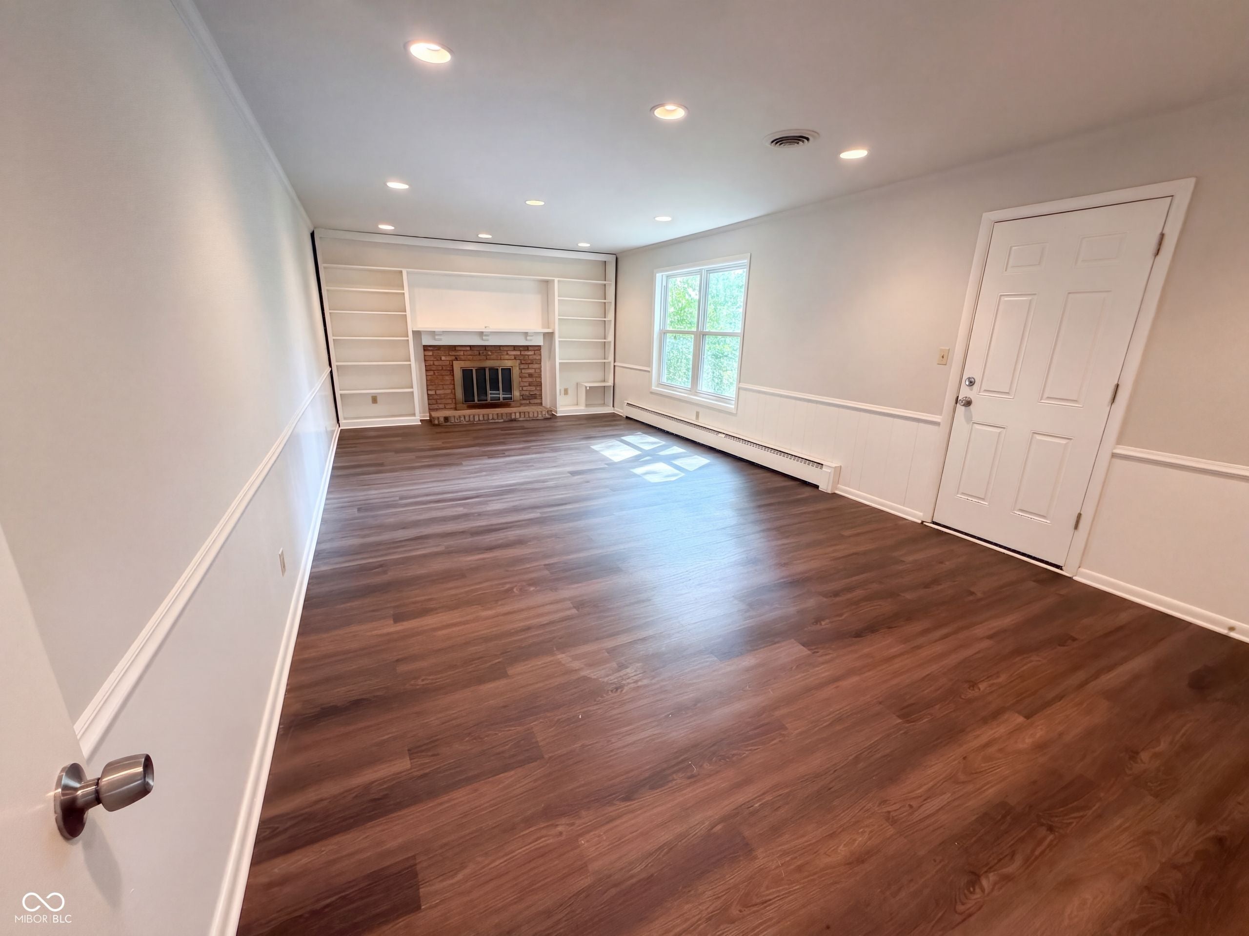 7836 Wawasee Drive