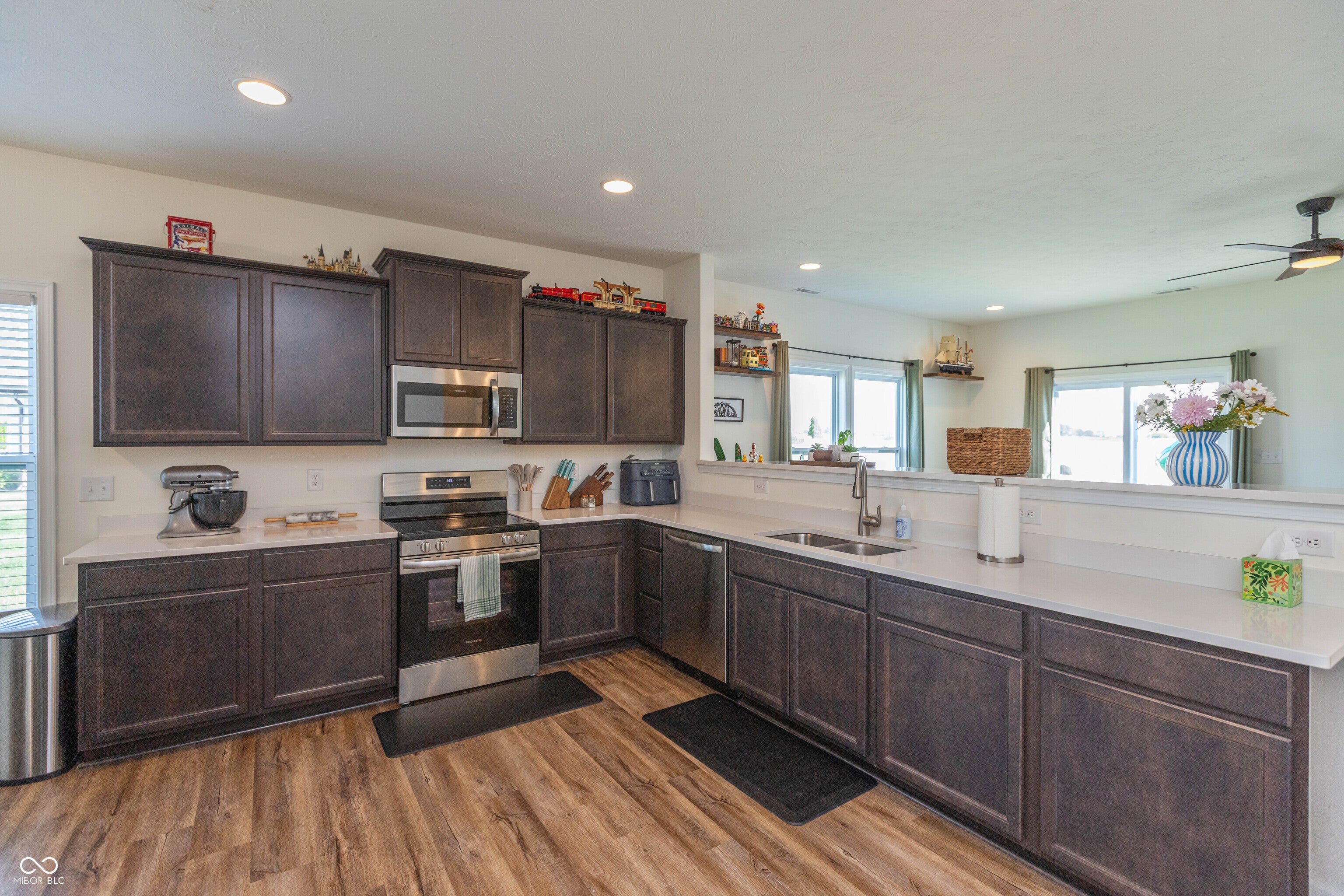 6841 Bluebird Lane