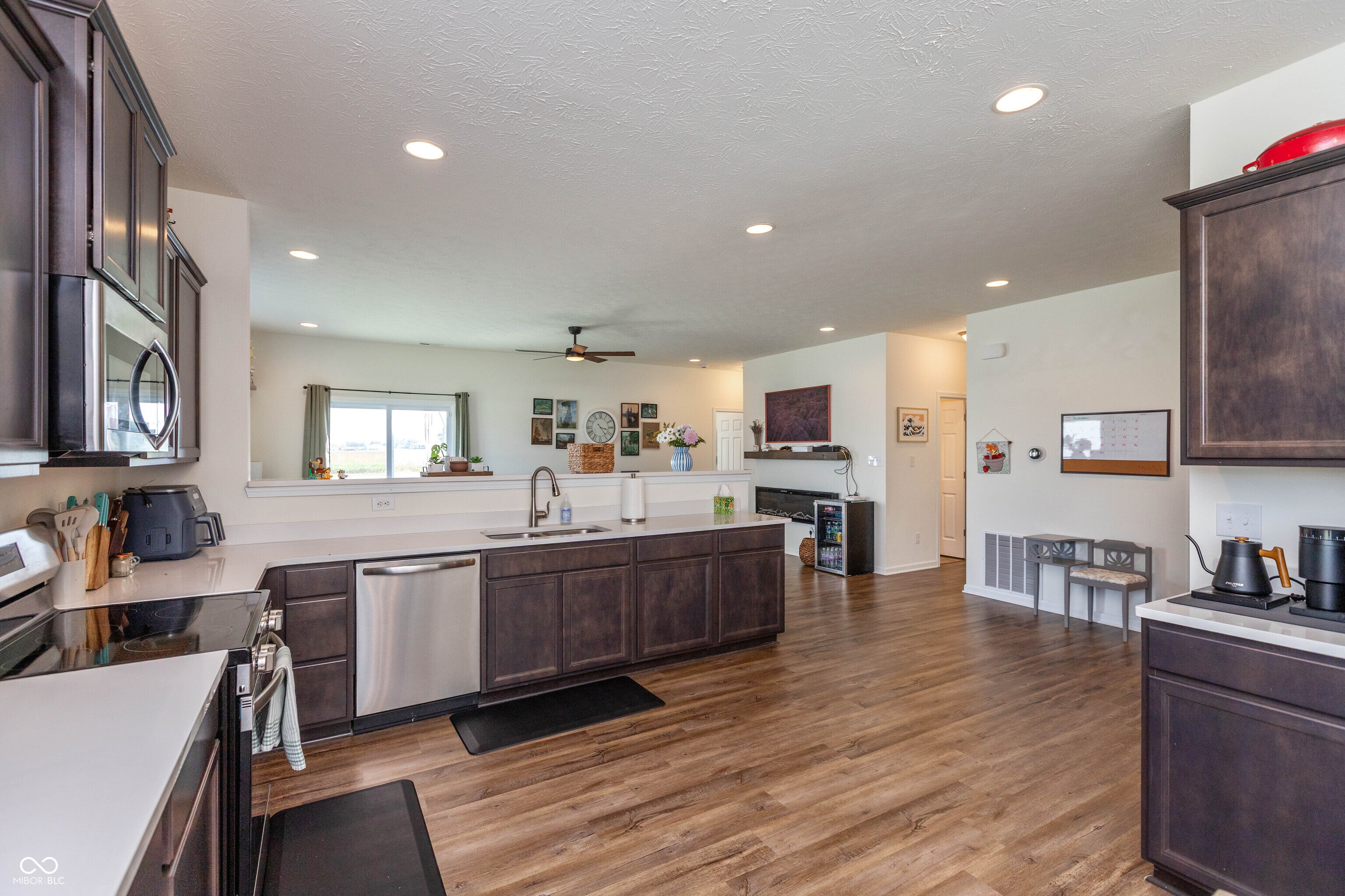 6841 Bluebird Lane