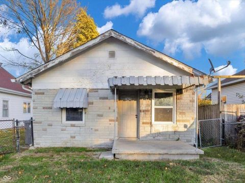 Photo of 2425 Harlan Street, Indianapolis, IN 46203 (MLS # 22073902)