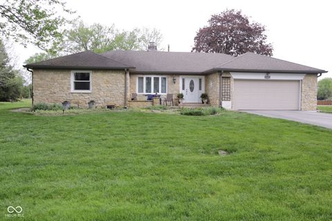 Photo of 4114 Stoneridge Drive, Brownsburg, IN 46112 (MLS # 22096128)