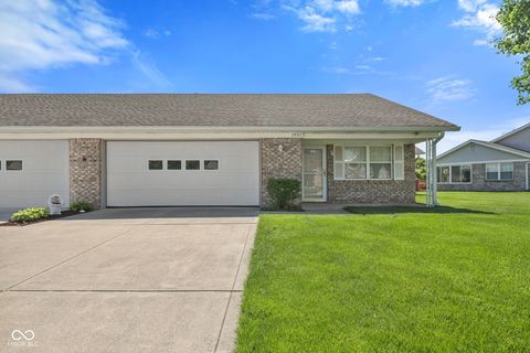 Photo of 7947 Bentley Commons Drive, Indianapolis, IN 46259 (MLS # 22100572)