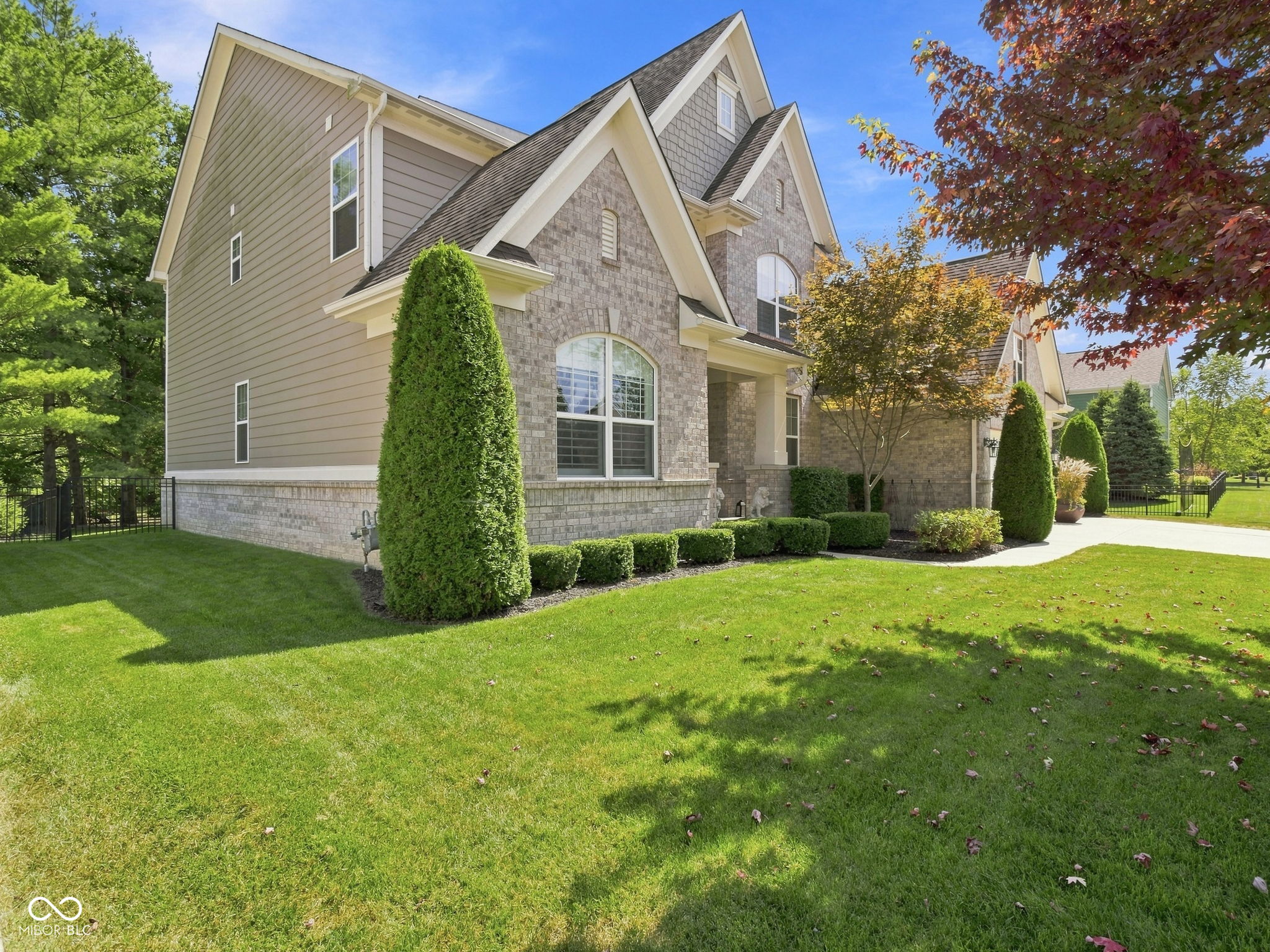 6411 Blackstone