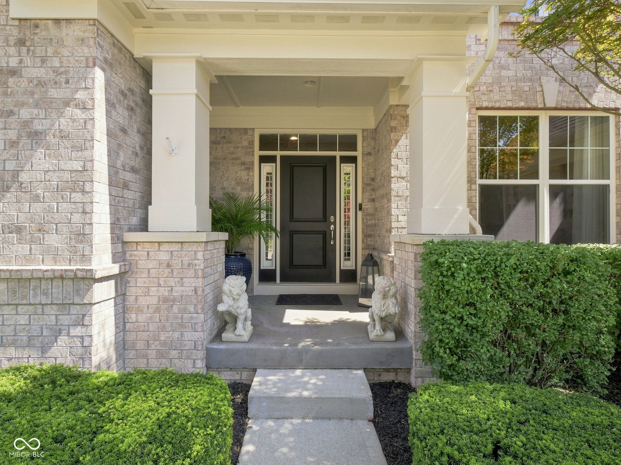 6411 Blackstone
