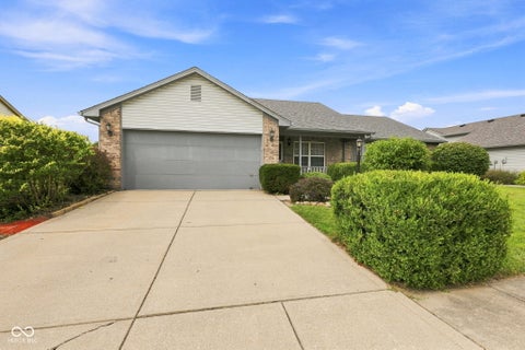 Photo of 510 E Quail Ridge Drive, Westfield, IN 46074 (MLS # 22119642)