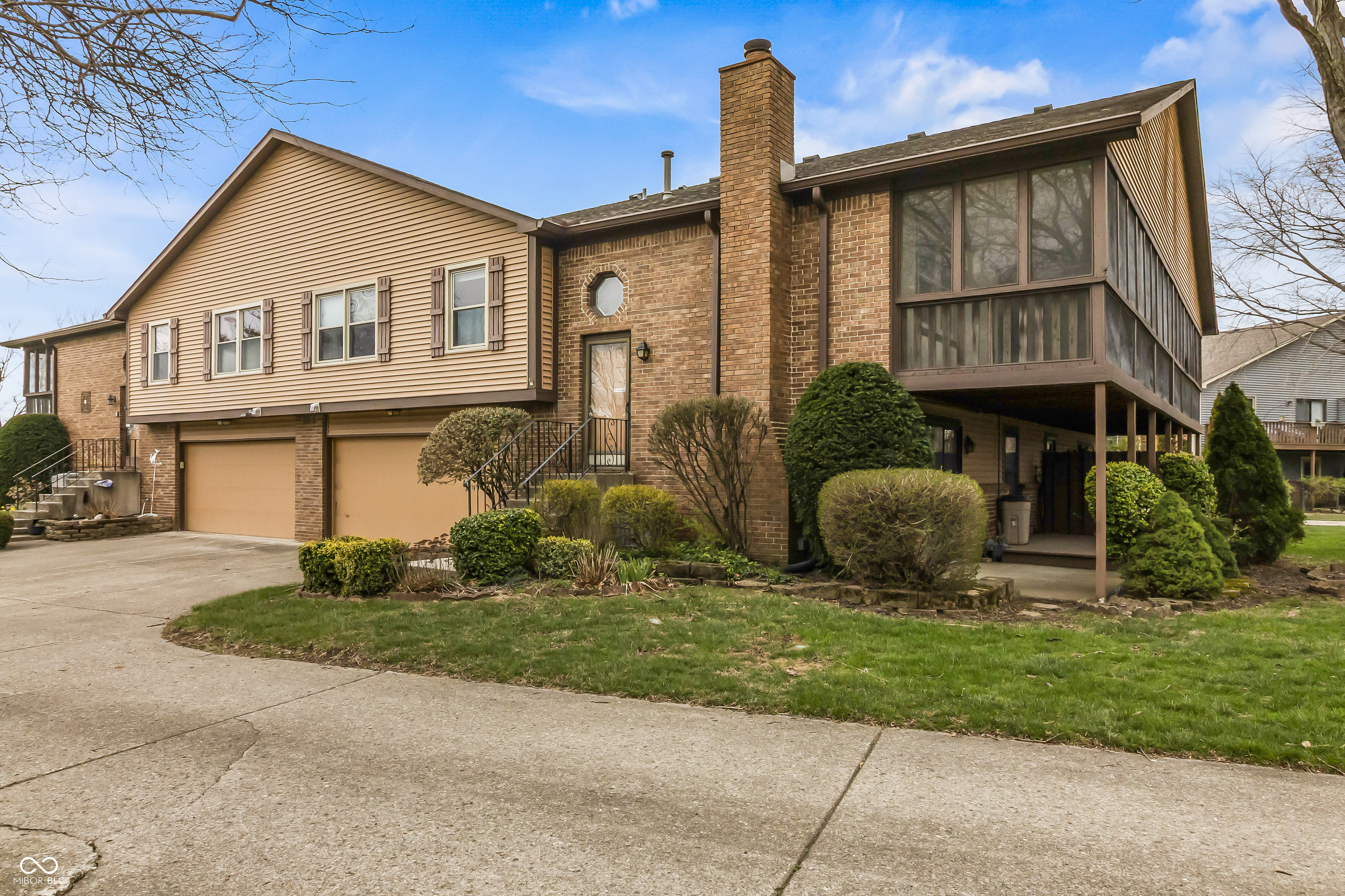 7471 Prairie Lake Drive