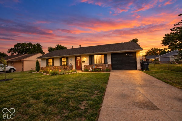 1021 EASTLAWN DR, WHITELAND, IN 46184 - Image 72bd9b4d2d9200bbb047ab2cbfb6c687/421220752