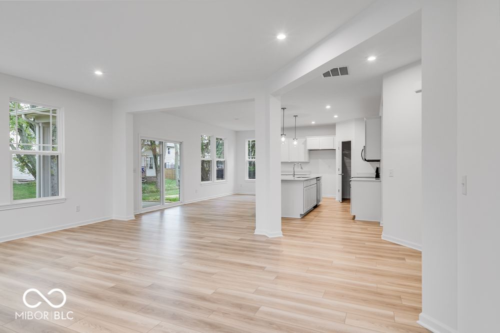 6870 W Buck Stone Drive