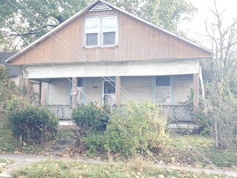 Photo of 1211 W 3rd Street, Anderson, IN 46016 (MLS # 22079711)