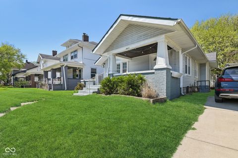 Photo of 4824 N College Avenue, Indianapolis, IN 46205 (MLS # 22093811)