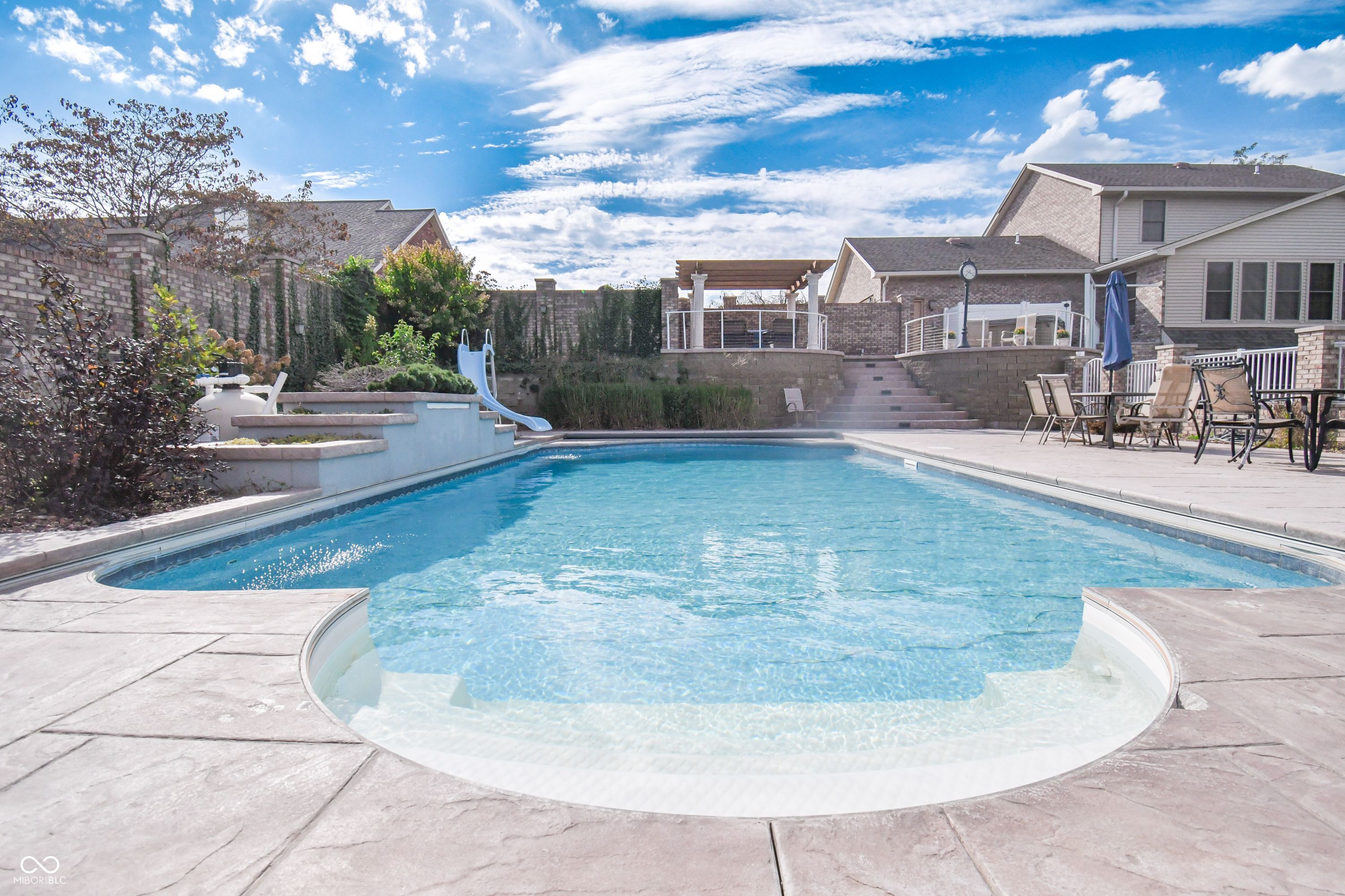 Seymour, Indiana 47274, United States, 5 Bedrooms Bedrooms, ,5 BathroomsBathrooms,Residential,Pending,22376