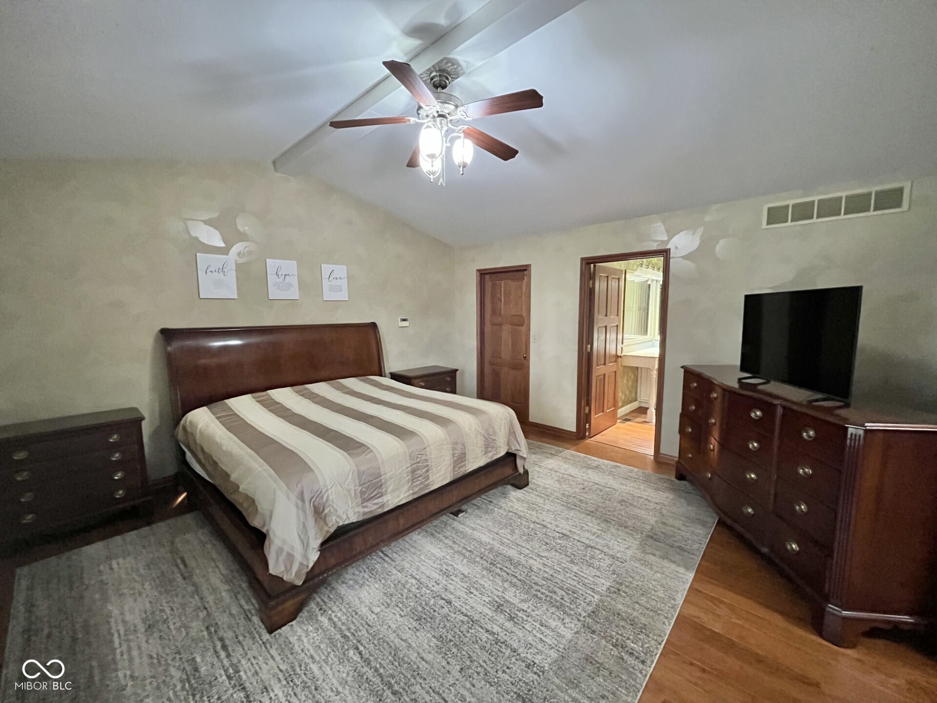 Seymour, Indiana 47274, United States, 5 Bedrooms Bedrooms, ,5 BathroomsBathrooms,Residential,Pending,22376