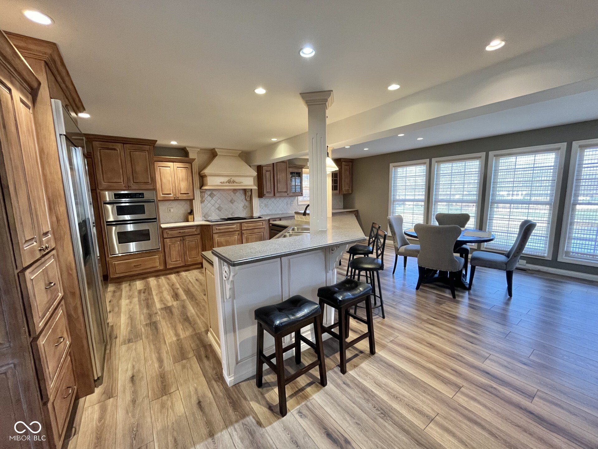 Seymour, Indiana 47274, United States, 5 Bedrooms Bedrooms, ,5 BathroomsBathrooms,Residential,Pending,22376