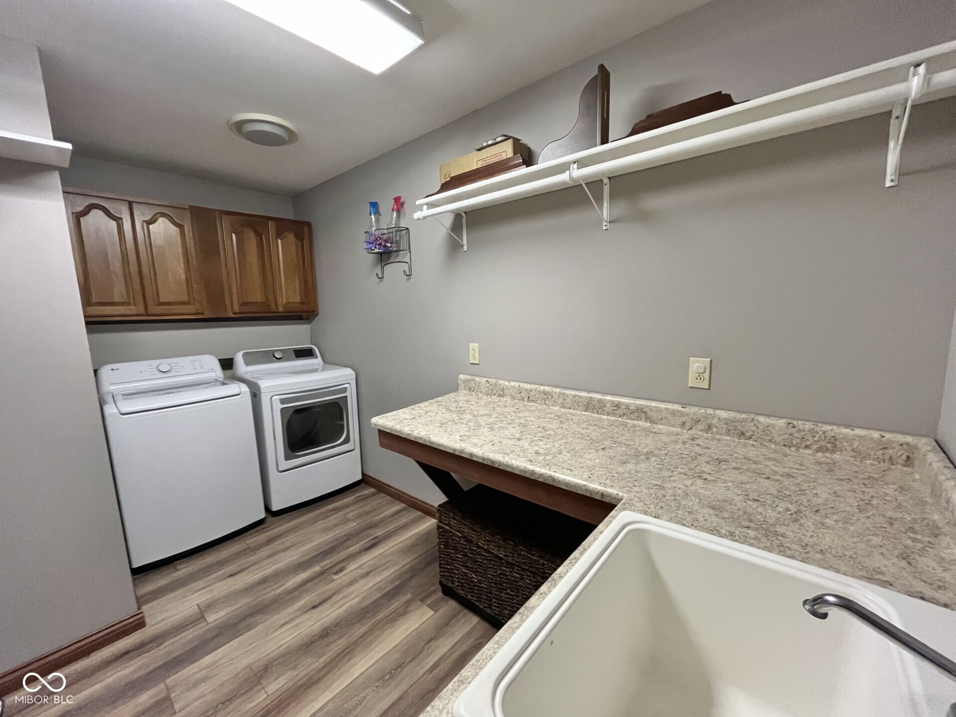 Seymour, Indiana 47274, United States, 5 Bedrooms Bedrooms, ,5 BathroomsBathrooms,Residential,Pending,22376