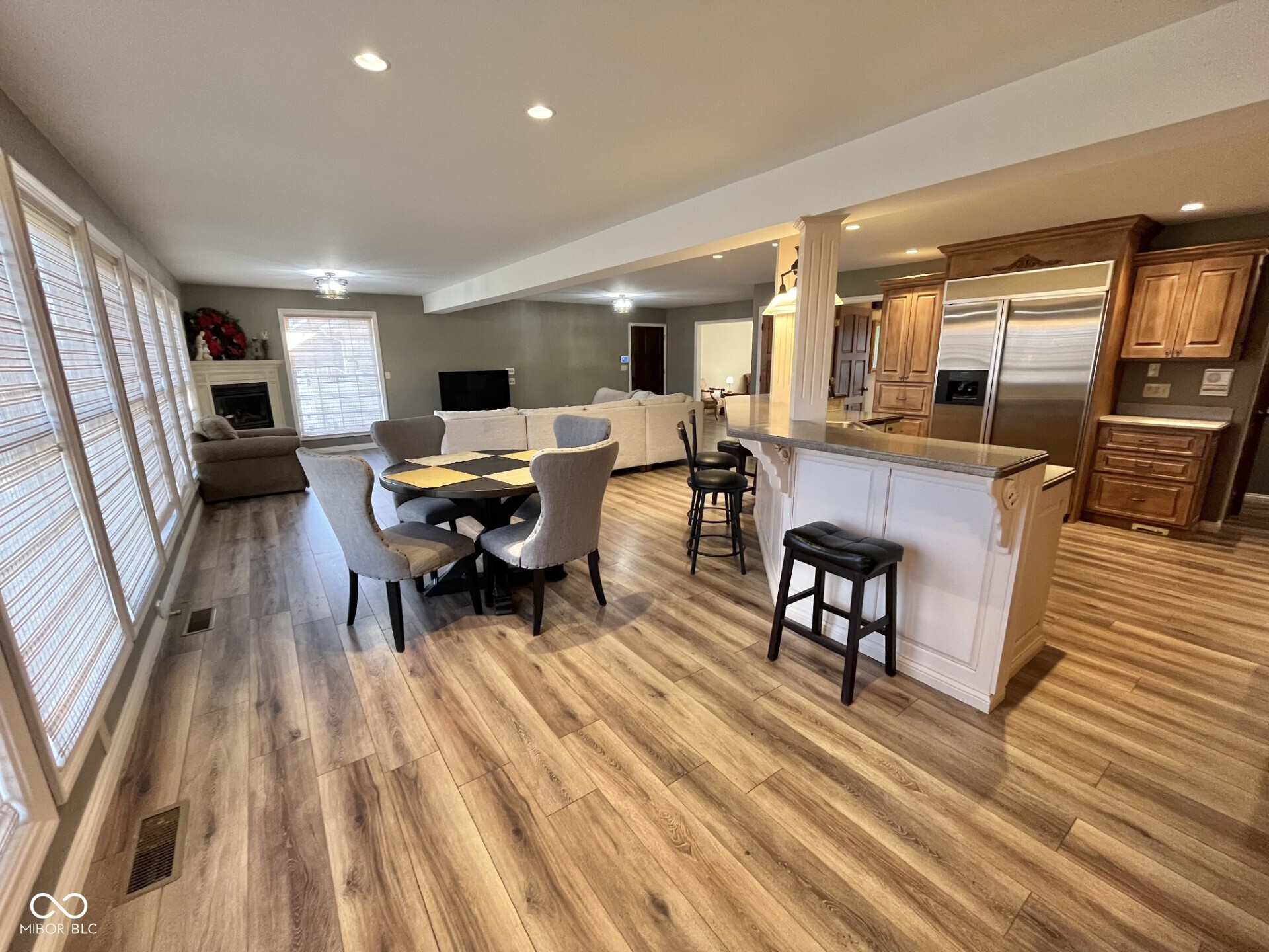 Seymour, Indiana 47274, United States, 5 Bedrooms Bedrooms, ,5 BathroomsBathrooms,Residential,Pending,22376